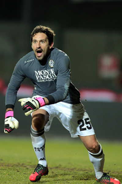 观众只为IG欢呼，BLG鸦雀无声！BLG赢下IG现场成为图书馆